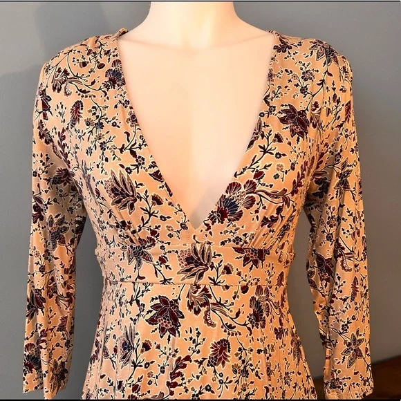 Purple Floral Knee-Length Dress - Picture 2 of 4